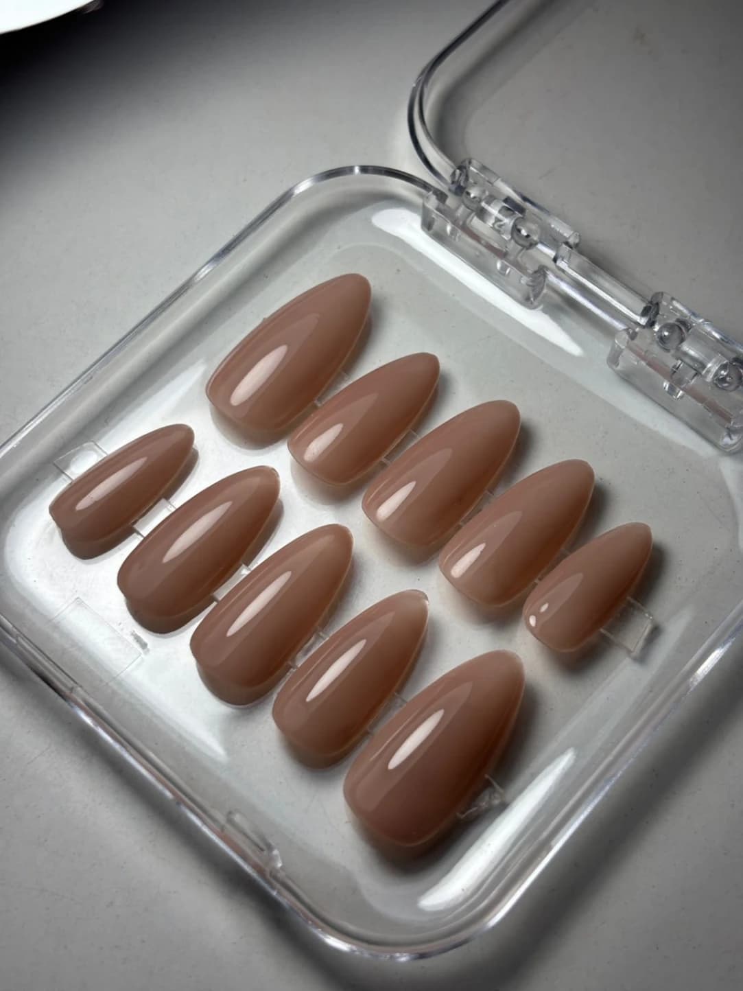 Press on Nude Almond